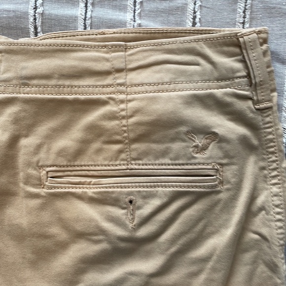Mens Khaki Shorts; 33in; 10in Inseam - Picture 3 of 3